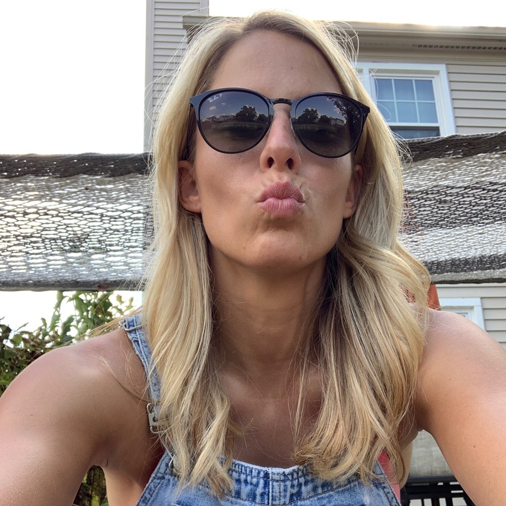 Meet your Posher, Ashley